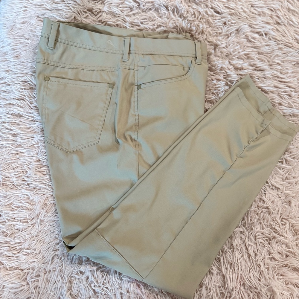 Tommy Bahama Golf Pants Performance 33 x 30 Stone Khaki Polyester NWT MSRP $148